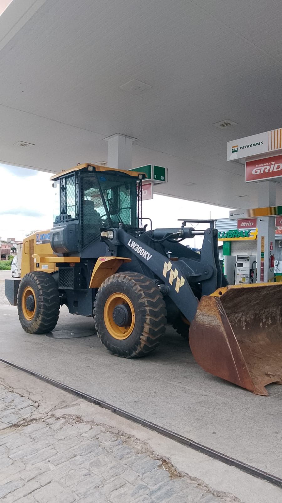 Pá carregadeira XCMG para locação no Ceará